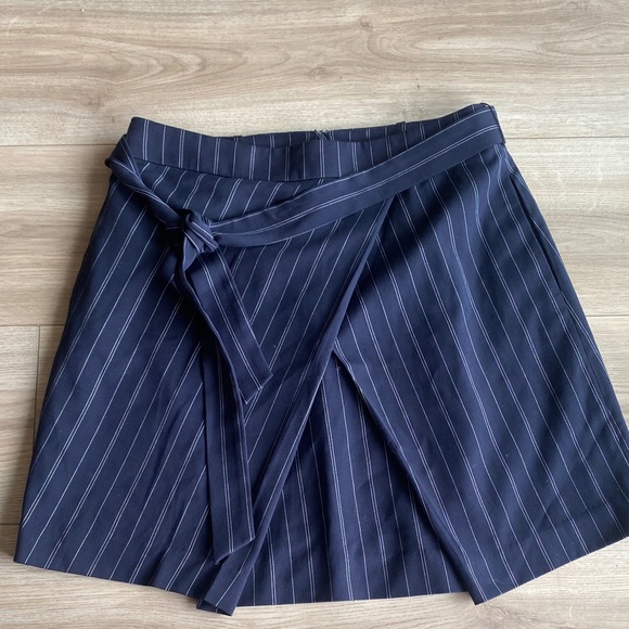 Banana Republic Dark Blue Striped Skirt - Picture 1 of 3